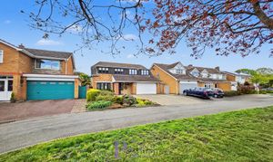 Salisbury Road, Burbage, LE10 photo