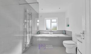 Bradgate Road, Hinckley, LE10 photo