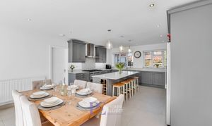 Bradgate Road, Hinckley, LE10 photo