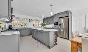 Bradgate Road, Hinckley, LE10 photo