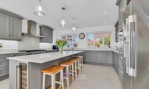 Bradgate Road, Hinckley, LE10 photo