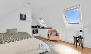 Bradgate Road, Hinckley, LE10 photo