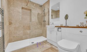 Bradgate Road, Hinckley, LE10 photo