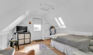 Bradgate Road, Hinckley, LE10 photo