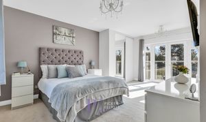 Bradgate Road, Hinckley, LE10 photo