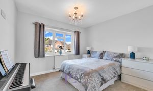 Bradgate Road, Hinckley, LE10 photo