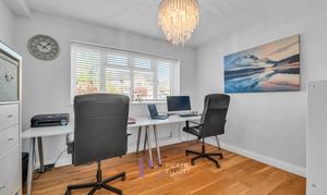 Bradgate Road, Hinckley, LE10 photo