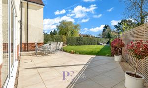 Bradgate Road, Hinckley, LE10 photo