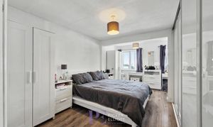 Swains Green, Burbage, LE10 photo