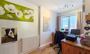 Swains Green, Burbage, LE10 photo