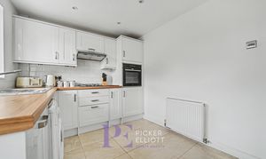 A photo of house for sale on Severn Avenue, Hinckley, LE10 from Picker Elliott Hinckley