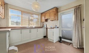 Roseway, Stoke Golding, CV13 photo