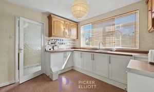 Roseway, Stoke Golding, CV13 photo