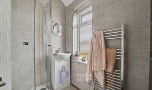 Tudor Road, Hinckley, LE10 photo