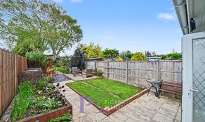 Tudor Road, Hinckley, LE10 photo