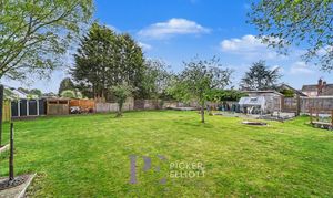 Tudor Road, Hinckley, LE10 photo