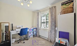 Towers Drive, Hinckley, LE10 photo