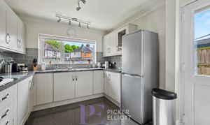 Merevale Avenue, Hinckley, LE10 photo