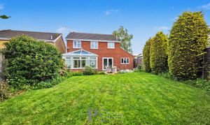 Frobisher Close, Hinckley, LE10 photo