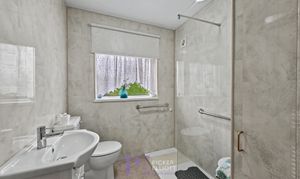 Barrie Road, Hinckley, LE10 photo
