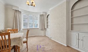Barrie Road, Hinckley, LE10 photo
