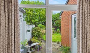 Barrie Road, Hinckley, LE10 photo