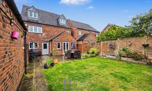 Nursery Gardens, Dunton Bassett, LE17 photo