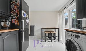Lilac Close, Burbage, LE10 photo