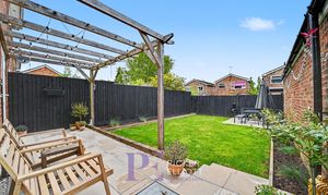 Lilac Close, Burbage, LE10 photo