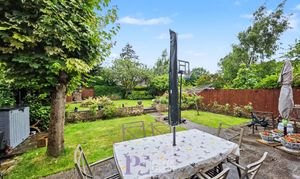 Bradgate Road, Hinckley, LE10 photo