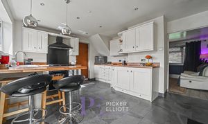 Bute Close, Hinckley, LE10 photo