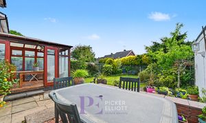 Bute Close, Hinckley, LE10 photo