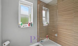 Holywell Fields, Hinckley, LE10 photo