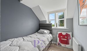 Holywell Fields, Hinckley, LE10 photo