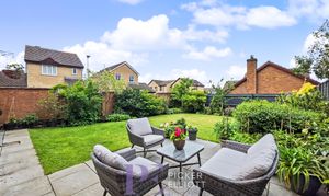 Falconers Green, Burbage, LE10 photo