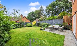 Falconers Green, Burbage, LE10 photo