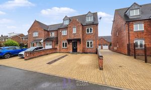 Nursery Gardens, Dunton Bassett, LE17 photo