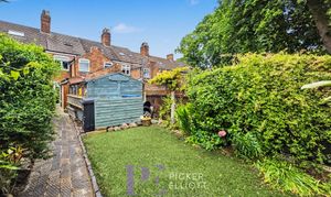 London Road, Hinckley, LE10 photo