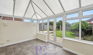 Livia Close, Hinckley, LE10 photo