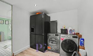 Langdale Road, Hinckley, LE10 photo