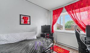 Langdale Road, Hinckley, LE10 photo