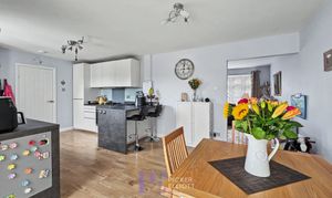 Atkins Way, Burbage, LE10 photo