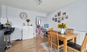 Atkins Way, Burbage, LE10 photo