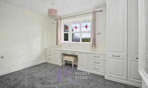 Kinross Way, Hinckley, LE10 photo