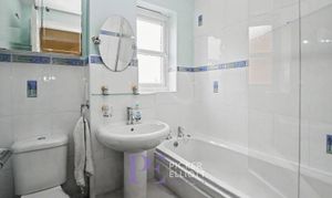 Kinross Way, Hinckley, LE10 photo