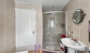 Willow Close, Burbage, LE10 photo