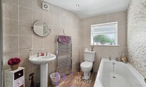 Willow Close, Burbage, LE10 photo
