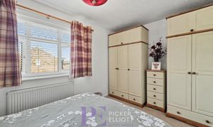 Willow Close, Burbage, LE10 photo