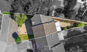 Willow Close, Burbage, LE10 photo