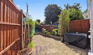 Willow Close, Burbage, LE10 photo